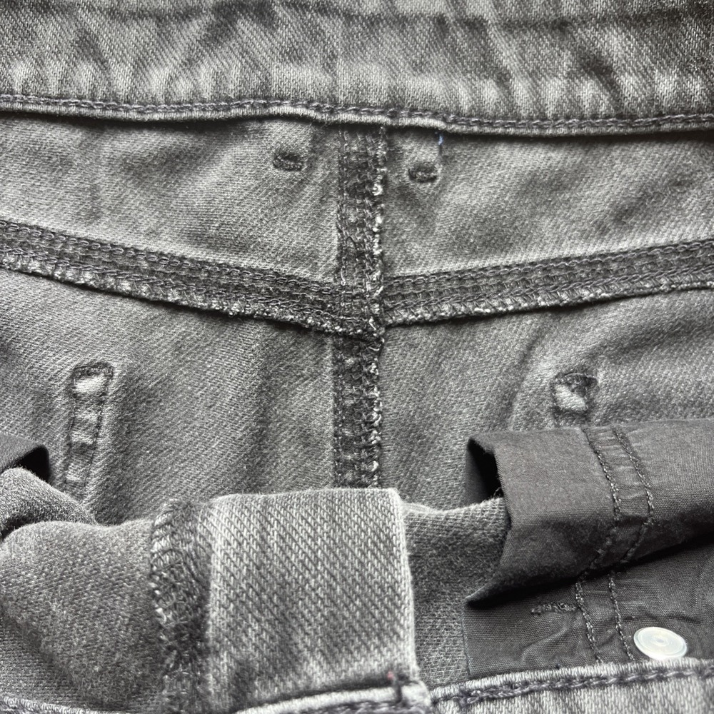 LL Bean Classic Fit Womens‎ 33x28 Black Jeans Straight Dark Wash 5 Pocket - Picture 3 of 8